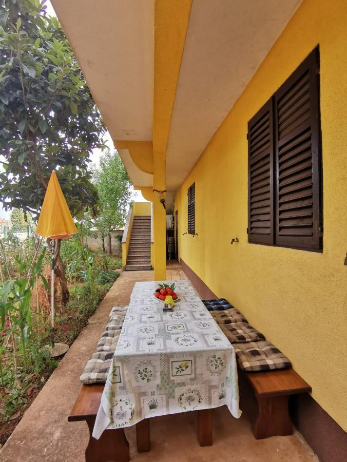 Apartment Dalmatini Tar-Vabriga Екстер'єр фото